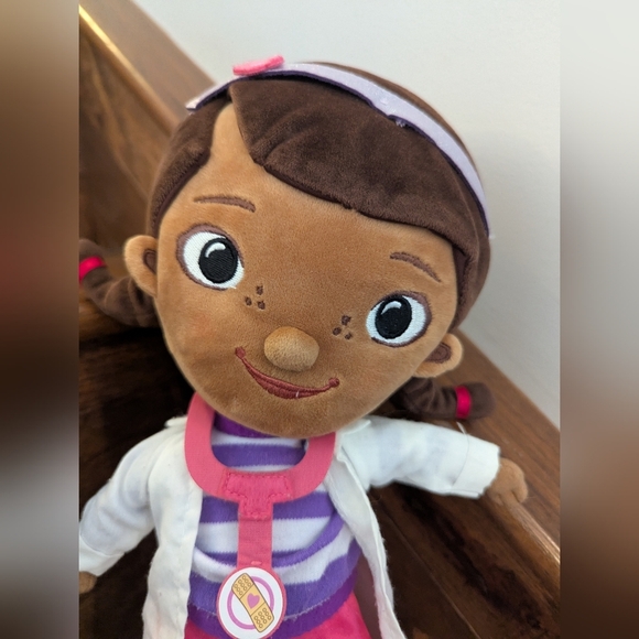 Disney Store Dottie Doc McStuffins  Plush - 12" &   3.5" Poseable Figure - Picture 5 of 8